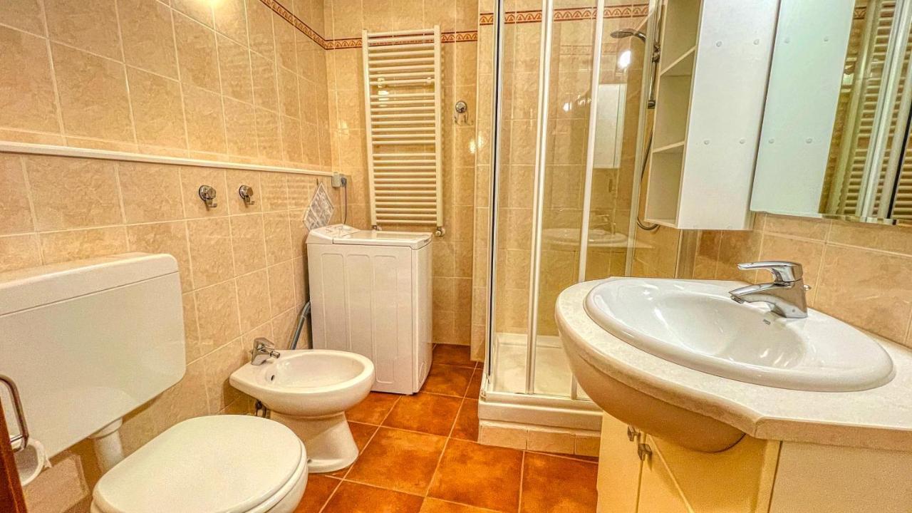 Appartamento Smith Roero - Affitti Brevi Italia บาร์โดเนกเกีย ภายนอก รูปภาพ